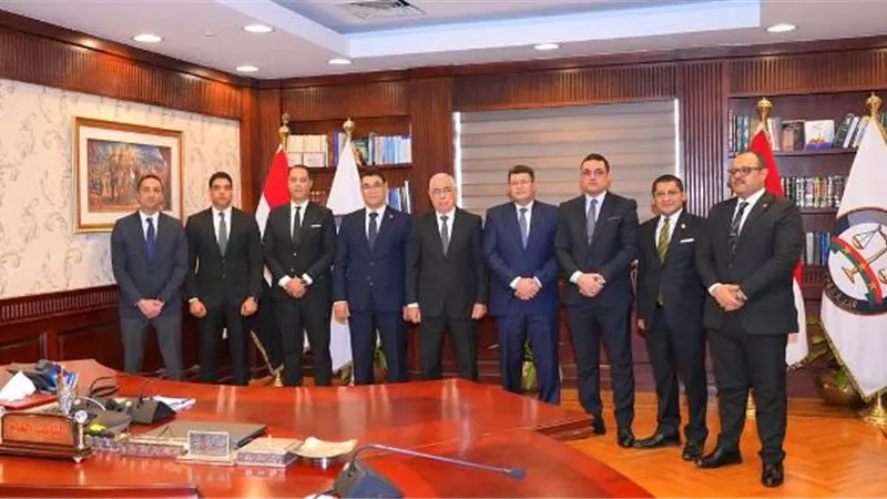 النائب العام يستقبل رئيس الاستئناف لنيابة استئناف طنطا