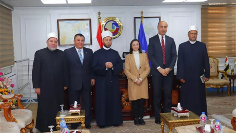 وزيرالاوقاف يناقش رسالة دكتوراة مرويات آل البيت في صحيح ابن خزيمة