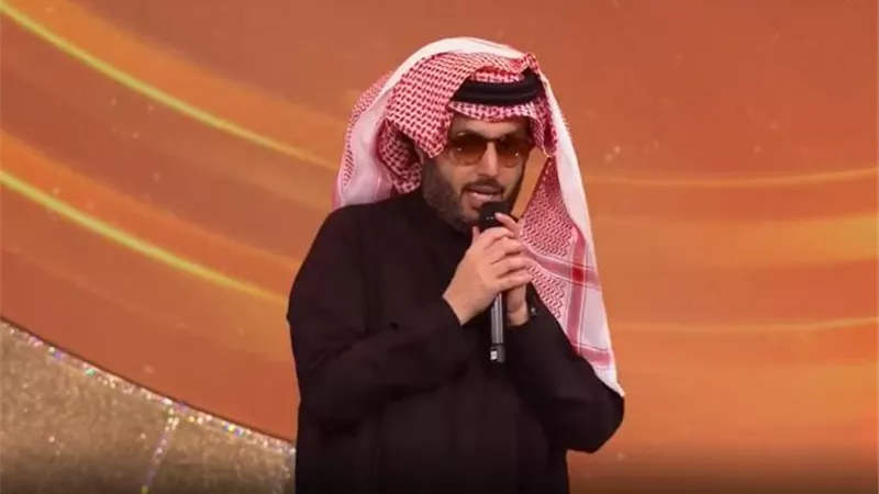 تركي آل الشيخ يهدى جائزة صناع الترفيه الماسية للشاعر بدر بن عبد المحسن