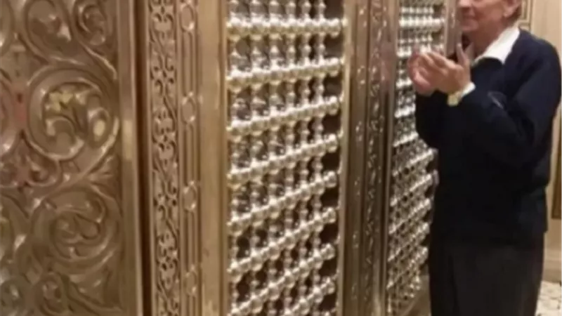 آخر صورة لوالد الفنانة ياسمين عبد العزيز قبل رحيله بأسبوعين