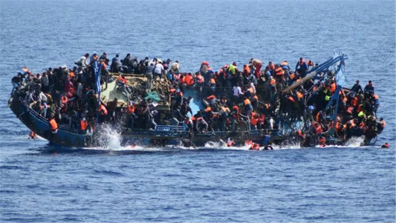 نجاة 21 باكستانيا من حادث غرق سفينة المهاجرين قبالة الساحل المغرب