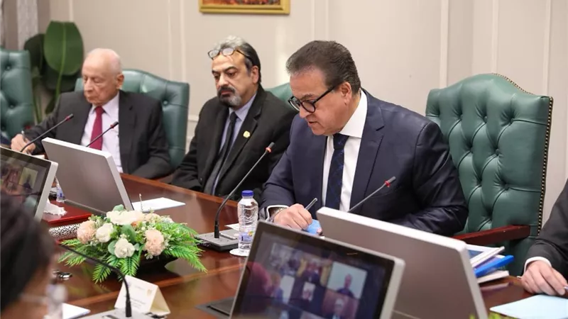 وزير الصحة يبحث محاور المشروع القومي للتنمية البشرية