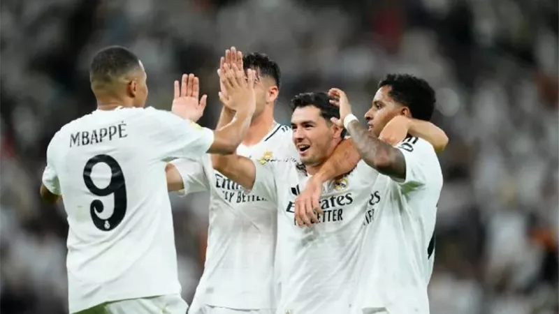 ليفربول يستهدف التعاقد مع نجم ريال مدريد لخلافة صلاح