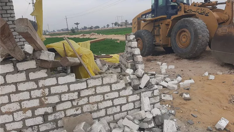 محافظ أسيوط يوجه بإستمرار رصد وإزالة مخالفات البناء