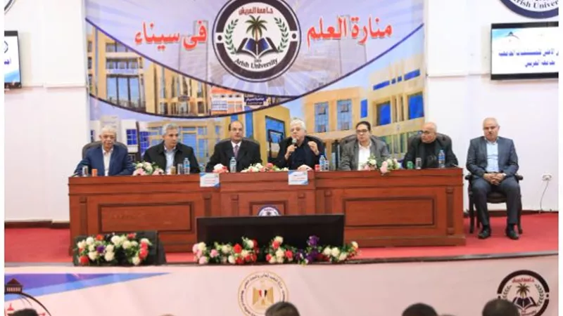 عاشور يجتمع بالكوادر الطبية بالمستشفيات الجامعية بجامعة العريش