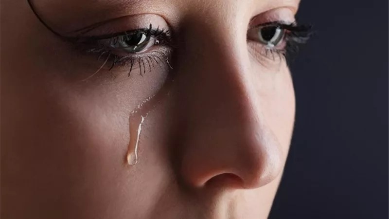 تعرف على فوائد البكاء النفسية والجسدية