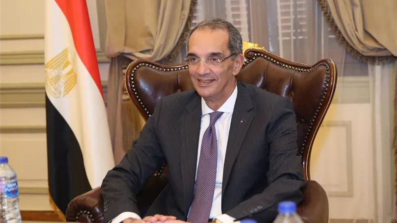 وزير الاتصالات: تغطية كافة الطرق وقرى 