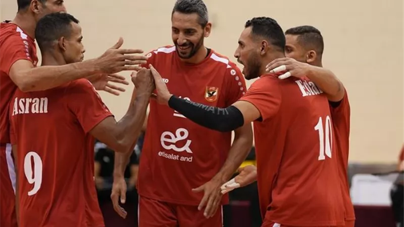 الأهلي يفوز على الشرطة القطري في البطولة العربية للطائرة