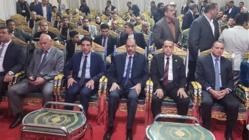 محافظ سوهاج وخالد أبو الوفا يفتتحان معرض 