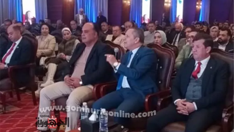 رئيس جامعة دمياط يشهد ندوة 