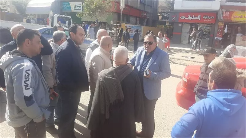 رئيس جهاز مدينة الشروق يقود حملة على الإشغالات وفتح الممرات.. بالصور