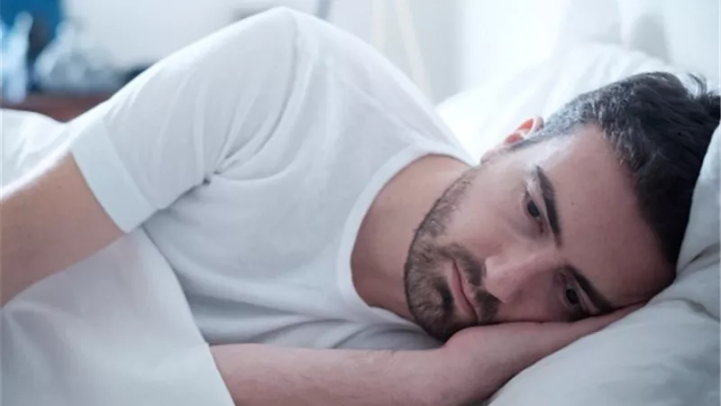 مشاكل في النوم .. أبرز علامات نقص هرمون التستوستيرون لدى الرجال