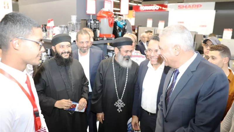 محافظ أسوان يفتتح أول فرع فى الصعيد لأحد أكبر سلاسل الهايبر