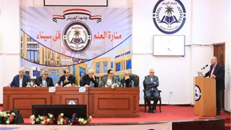 عاشور: إنشاء مستشفى جامعي بكلية طب العريش على مساحة 50 فدانًا