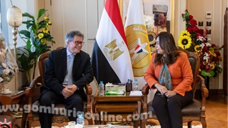 وزيرة التنمية المحلية تشيد بجهود 