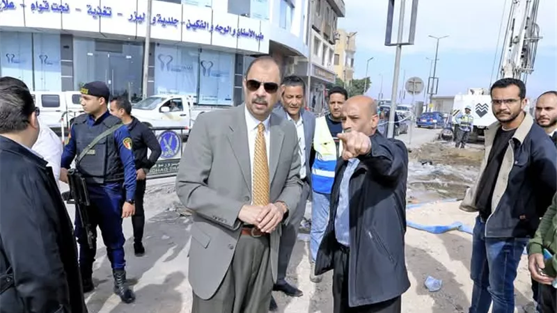 محافظ سوهاج يتفقد عدد من مشروعات الطرق