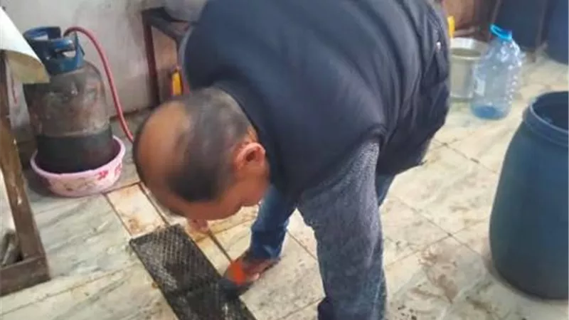 اعدام ١٣٢ كيلو مواد غذائية وتحرير ٩ محاضر بمدينة السلوم