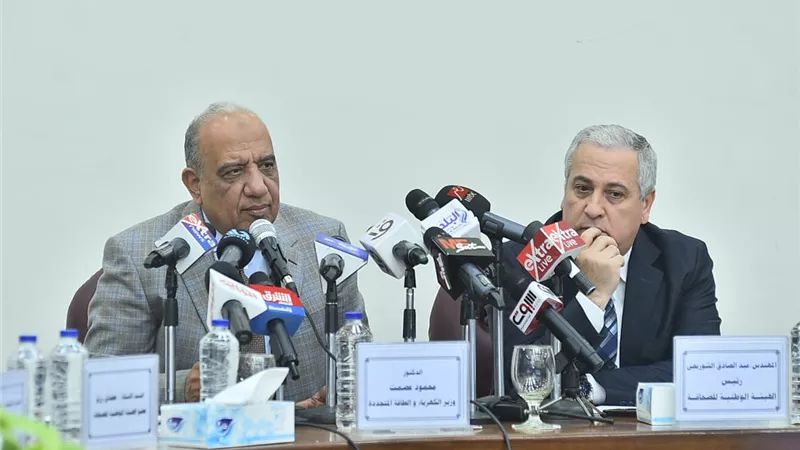 وزير الكهرباء: 1.7 مليون محضر سرقة تيار خلال 10 أشهر بتكلفة 6 مليارات جنيه