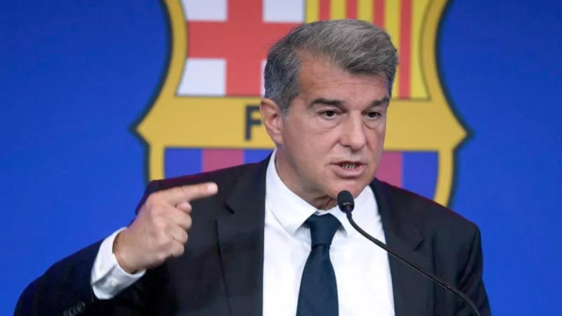 رئيس برشلونة يفتح النار على حكم مباراة خيتافي بسبب كوندي