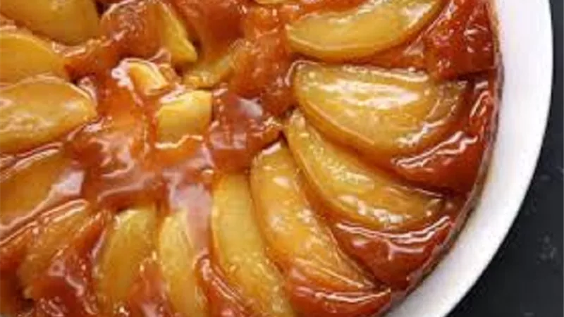 الكراميل بالتفاح .. حلوى دافئة ولذيذة