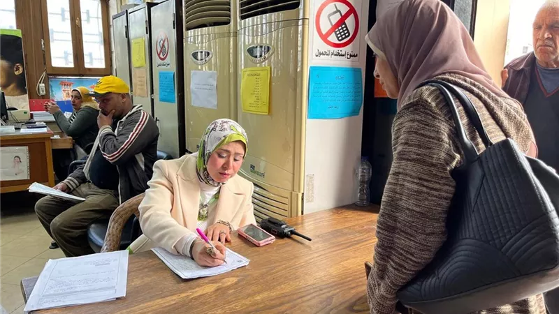 رئيسة حي شرق الاسكندرية تتفقد المركز التكنولوجى