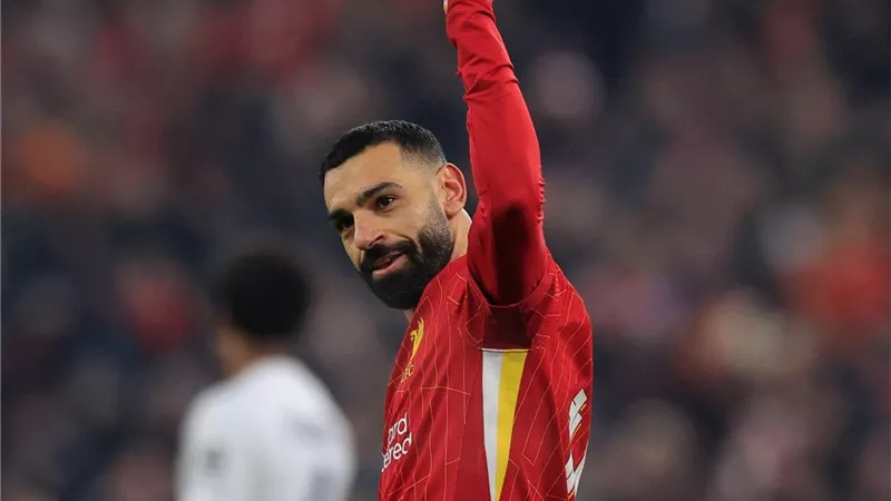 عائقان أمام باريس سان جيرمان في التعاقد مع محمد صلاح