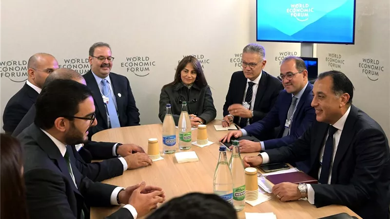 رئيس الوزراء يلتقي رئيس مجلس إدارة صندوق العمل 
