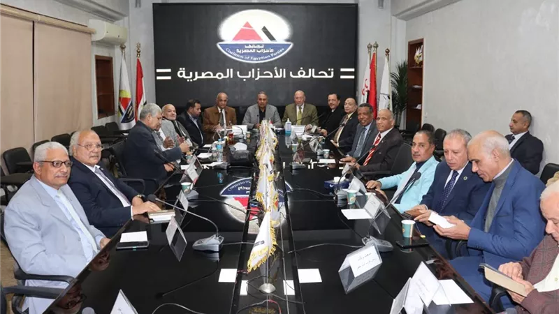 تحالف الأحزاب يهنئ المصريين بعيد الشرطة.. ويثني على كلمة الرئيس السيسي