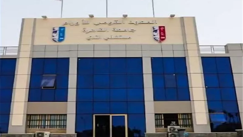 رئيس جامعة القاهرة يستعرض تقرير عن خدمات مستشفى أورام الثدى 2024