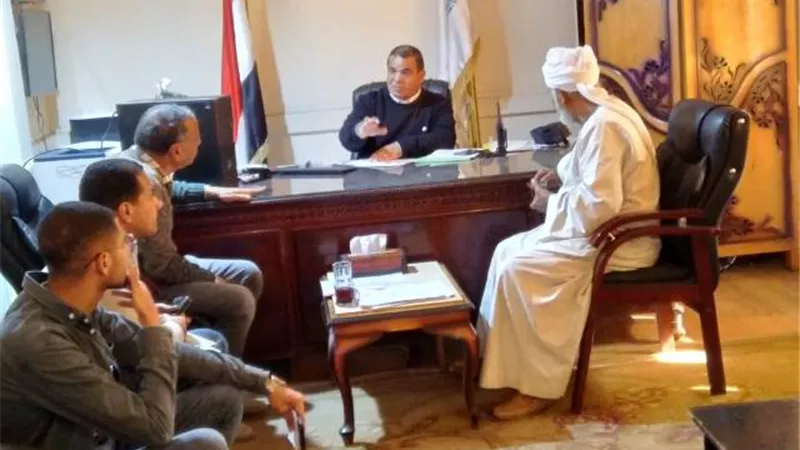 رئيس مدينة أرمنت يُباشر حل مشاكل المواطنين في لقاء مفتوح