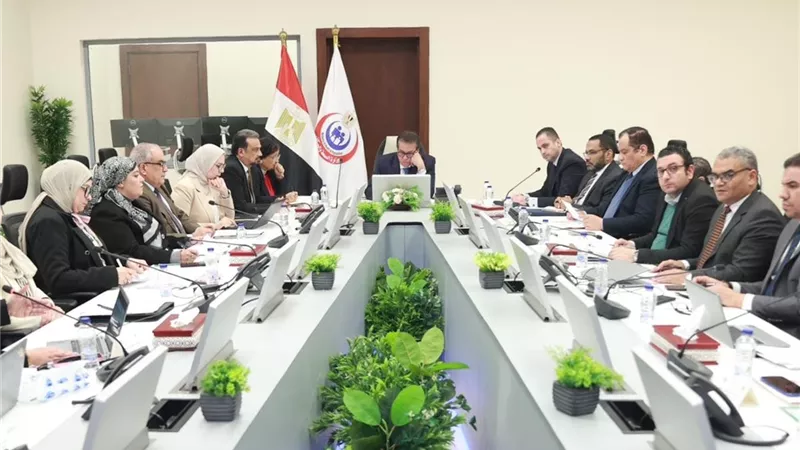 وزير الصحة يبحث معدلات التنفيذ بمشروع تطوير أنظمة الرعاية الصحية