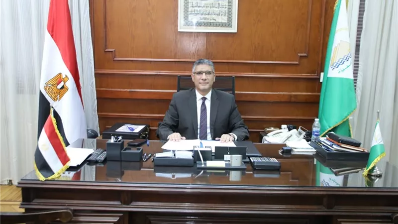 محافظ الجيزة يعتمد حركة ترقيات لـ٩٨٢ موظفًا
