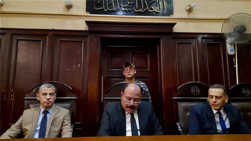 المؤبد لاربعة متهمين قتلوا شخص بالشوم بعدجلسة تحكيم عرفية
