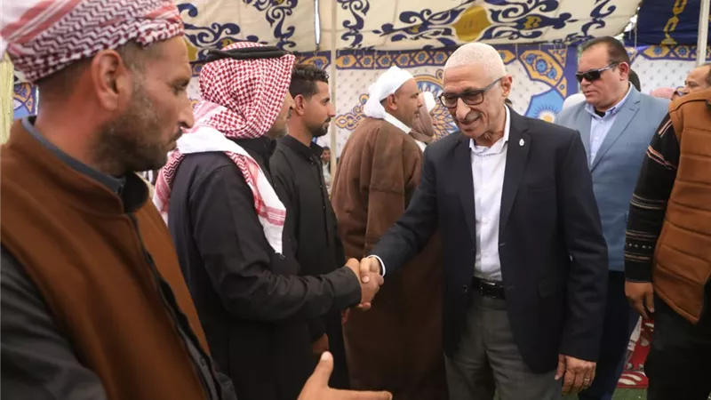 محافظ شمال سيناء يلتقي مشايخ وعواقل وأهالي قرية الشوحط ببئرالعبد