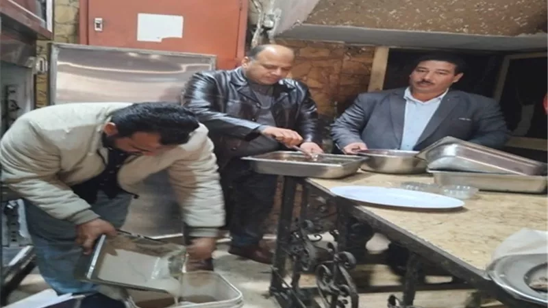 مرور مفاجئ على عدد من المحلات التجارية والمطاعم والفنادق بمطروح