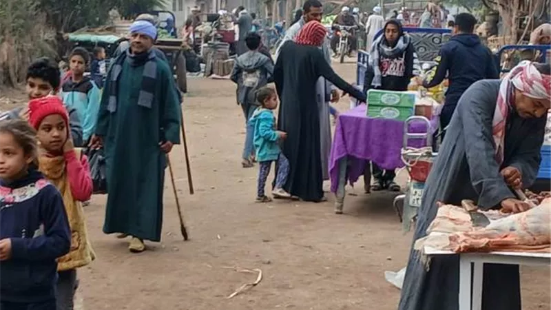 رفع 105 طن من التراكمات بالزينية ومتابعة سوق اليوم الواحد الأقصر