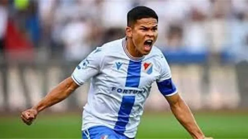 البرازيلي إيفرتون يحدد شرطا للانضمام إلى الأهلي