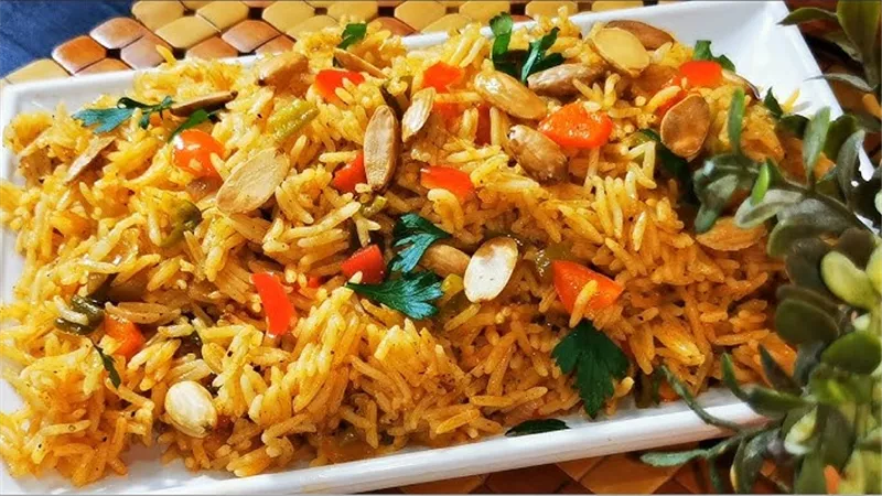 طبق الأرز المكسيكي المميز