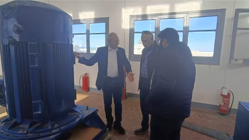 رئيس شركة مياه مطروح يفقدروافع المياه بالمحافظة وراس الحكمه