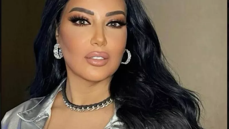 سمية الخشاب تبدأ التحضيرات لمسلسل «أم 44»