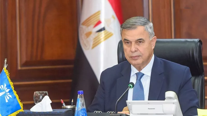 محافظ الإسكندرية يهنئ الرئيس والشعب المصري بمناسبة ثورة 25 يناير