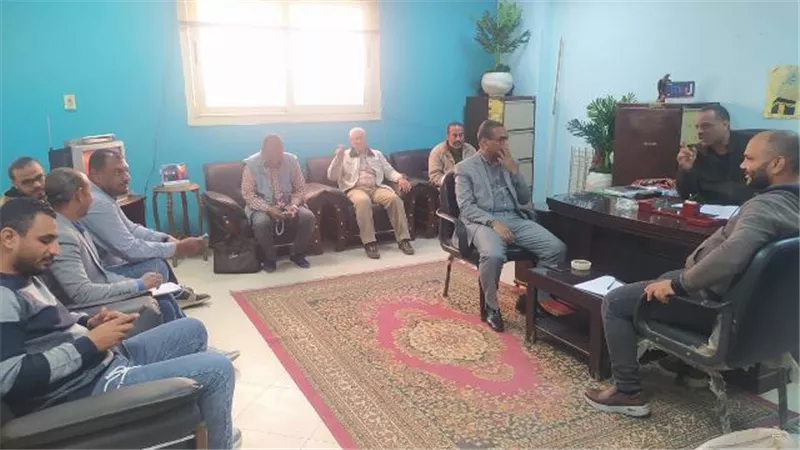رئيس مركز إسنا بالأقصر يتابع مشروعات 