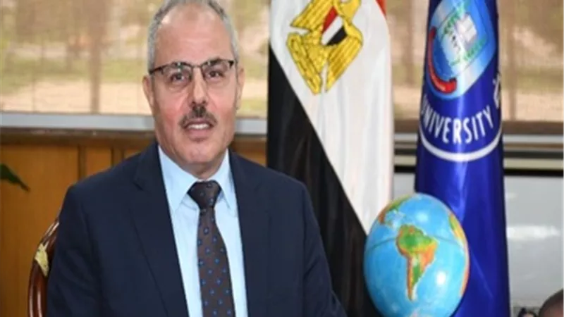 رئيس جامعة قناة السويس يهنئ الرئيس السيسي بذكرى الإسراء والمعراج