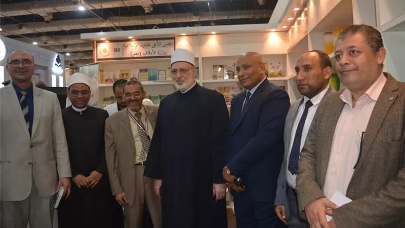 وكيل الأزهر الشريف يزور جناح المجلس الأعلى للشئون الإسلامية