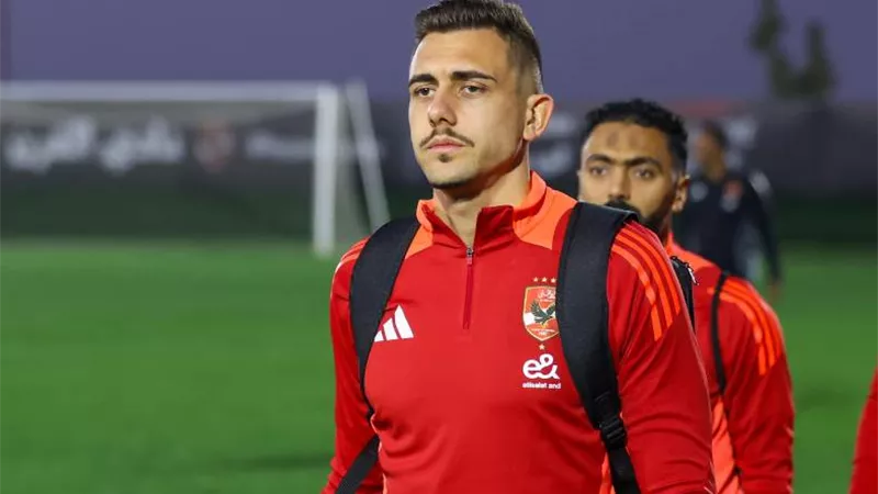 جراديشار والعش.. على رأس قائمة الأهلي لمواجهة بيراميدز بالدورى