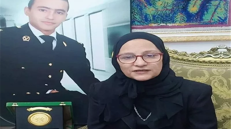 والدة الشهيد 
