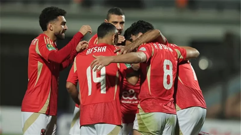 أبرزهم كوكا والمهاجم الشاب.. غيابات الأهلى أمام بيراميدز فى الدورى