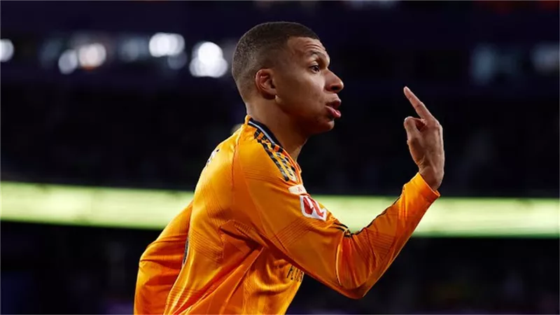 هاتريك مبابي يقود ريال مدريد لتخطي بلد الوليد في الدوري الإسباني