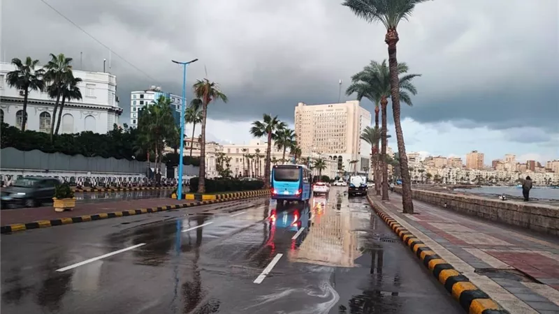 امطارالكرم تتساقط على الاسكندرية والمحافظة تعلن الطوارئ