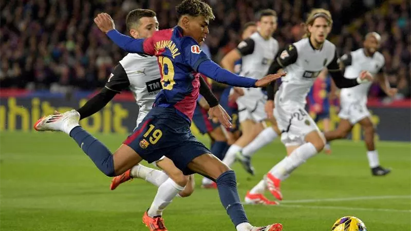 برشلونة يُمطر شباك فالنسيا بسباعية في الدوري الإسباني